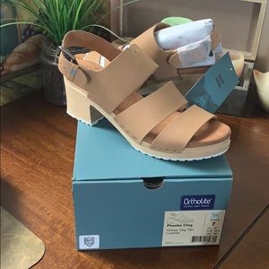 toms phoebe clog